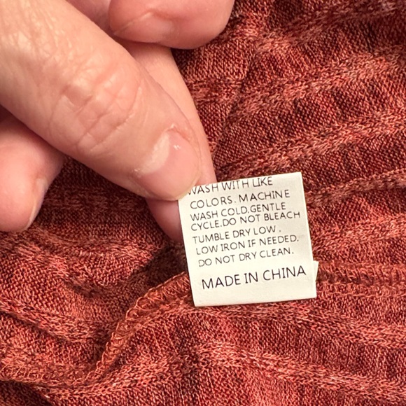 Women's Button-Detail Ribbed Top - Rust - Picture 7 of 7